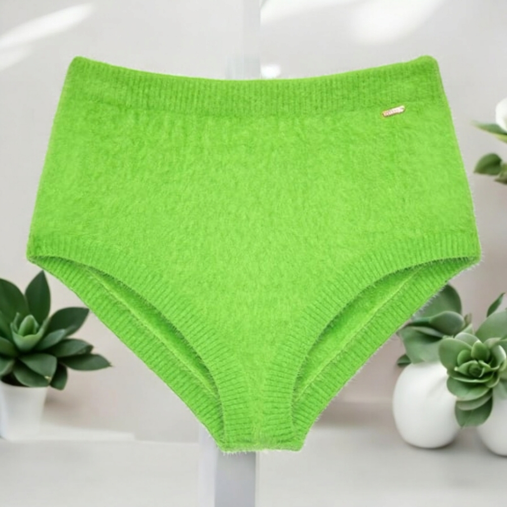 FLUFF IT UP BOOTY SHORT- KELLY GREEN SIZE MEDIUM